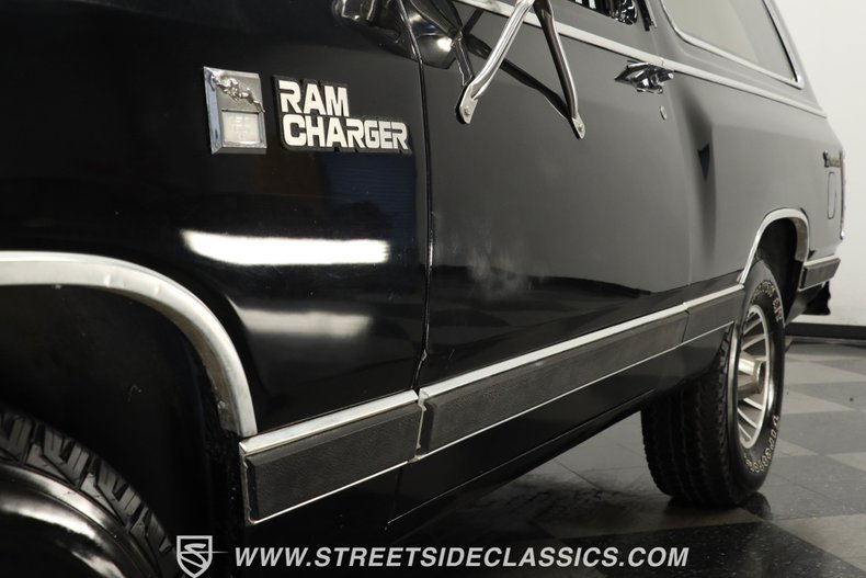 Dodge-Ramcharger-1986-Black-Black-24