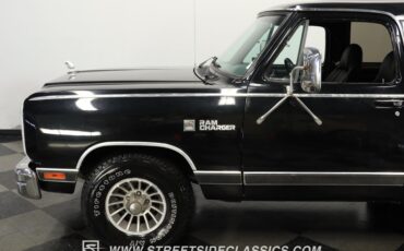 Dodge-Ramcharger-1986-Black-Black-25