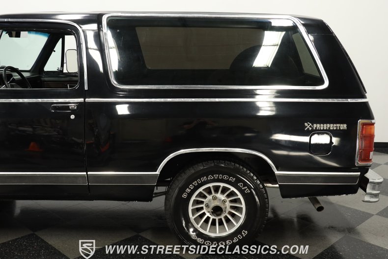 Dodge-Ramcharger-1986-Black-Black-26