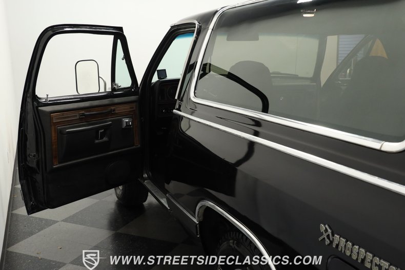 Dodge-Ramcharger-1986-Black-Black-31