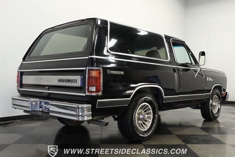Dodge-Ramcharger-1986-Black-Black-4