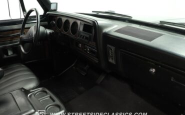 Dodge-Ramcharger-1986-Black-Black-43