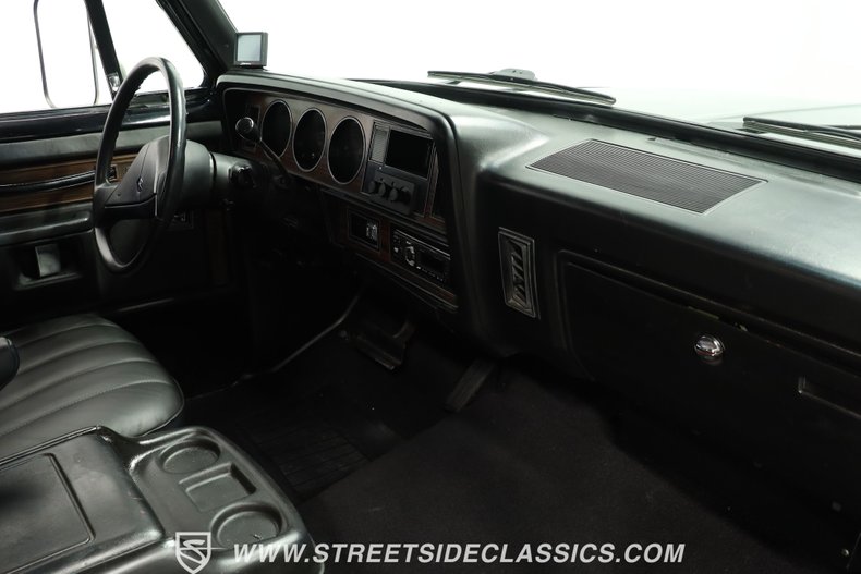 Dodge-Ramcharger-1986-Black-Black-43
