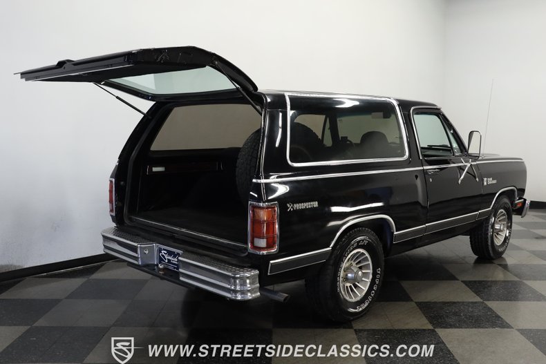 Dodge-Ramcharger-1986-Black-Black-48