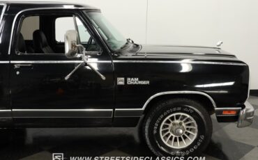 Dodge-Ramcharger-1986-Black-Black-7