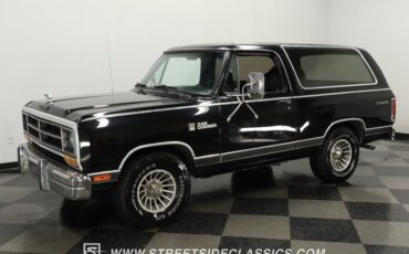 Dodge-Ramcharger-1986-Black-Black-8