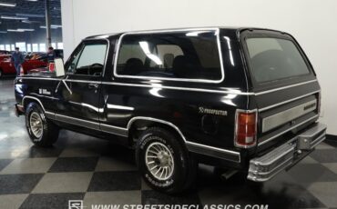Dodge-Ramcharger-1986-Black-Black-9