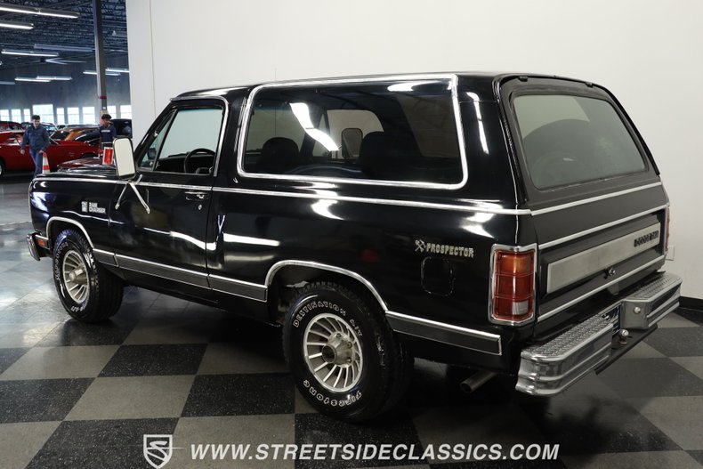 Dodge-Ramcharger-1986-Black-Black-9