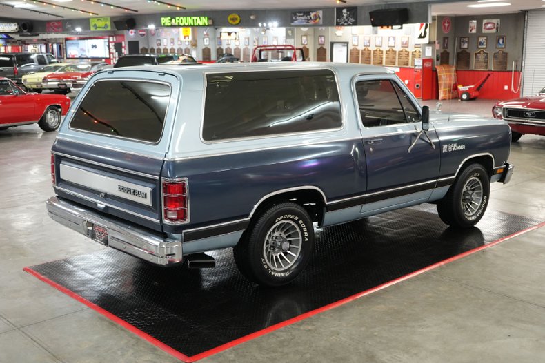 Dodge-Ramcharger-1987-Light-Blue-Light-Blue-15