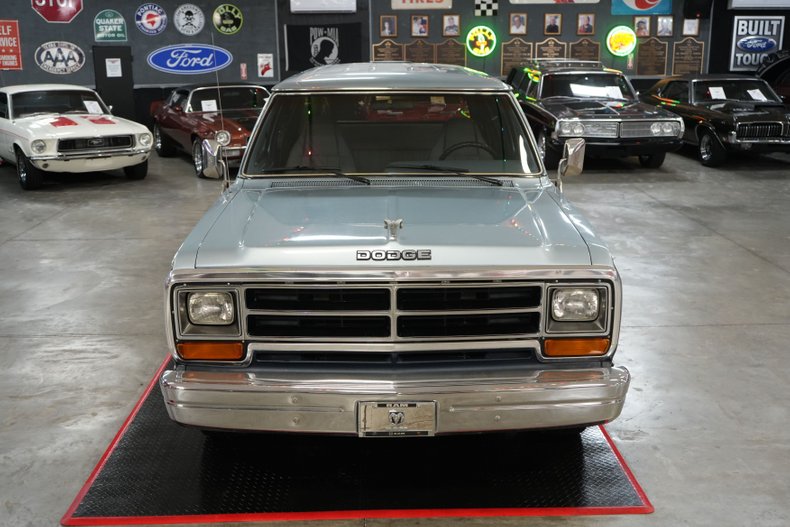 Dodge-Ramcharger-1987-Light-Blue-Light-Blue-2