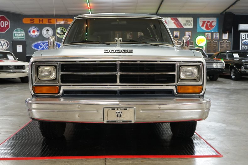 Dodge-Ramcharger-1987-Light-Blue-Light-Blue-26