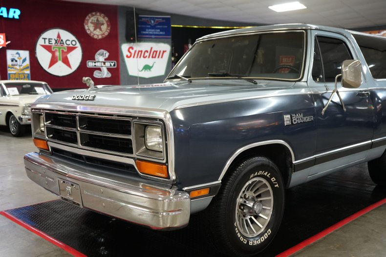 Dodge-Ramcharger-1987-Light-Blue-Light-Blue-27