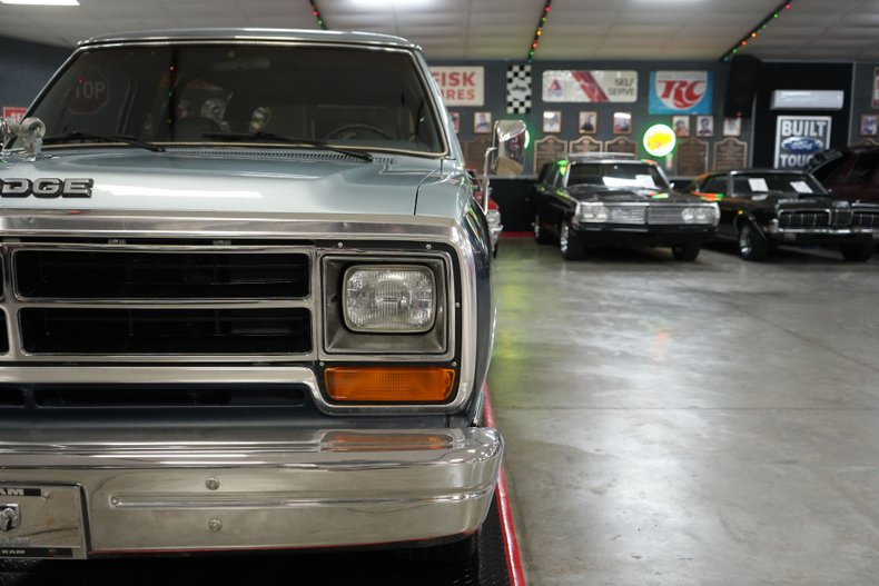 Dodge-Ramcharger-1987-Light-Blue-Light-Blue-28