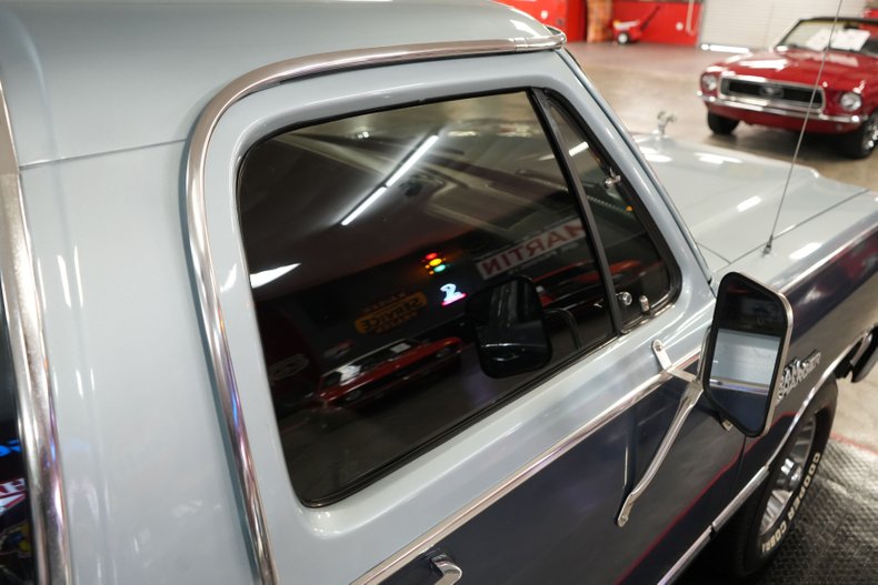 Dodge-Ramcharger-1987-Light-Blue-Light-Blue-4