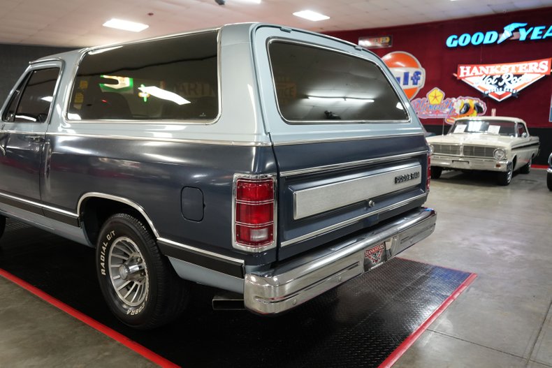 Dodge-Ramcharger-1987-Light-Blue-Light-Blue-45