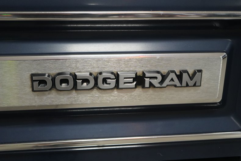 Dodge-Ramcharger-1987-Light-Blue-Light-Blue-46