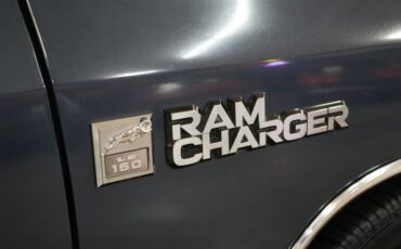 Dodge-Ramcharger-1987-Light-Blue-Light-Blue-47