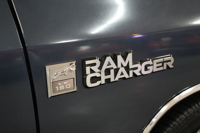 Dodge-Ramcharger-1987-Light-Blue-Light-Blue-47