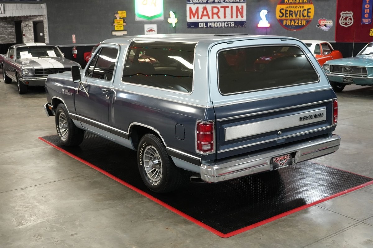 Dodge-Ramcharger-1987-SUV-12