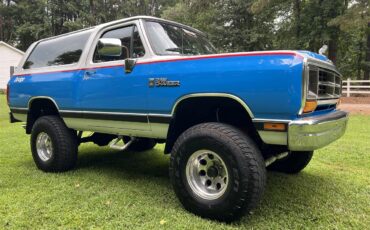 Dodge-Ramcharger-1990-Blue-and-white-Black-3