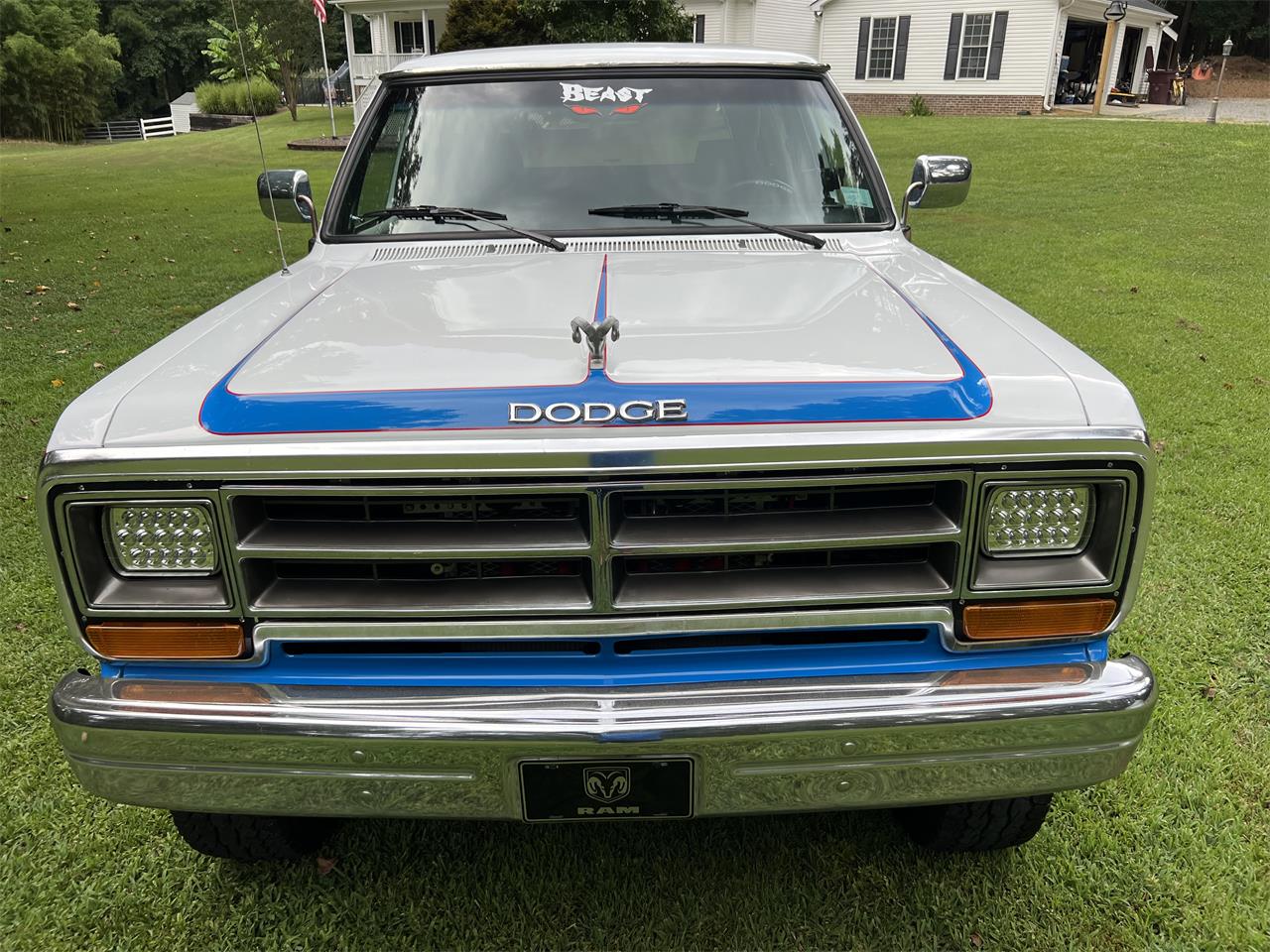 Dodge-Ramcharger-1990-Blue-and-white-Black-4