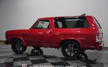 Dodge-Ramcharger-1992-SUV-10
