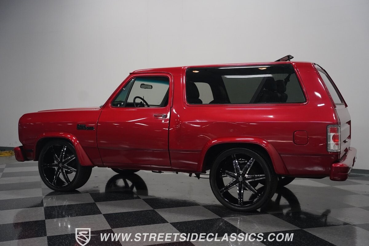 Dodge-Ramcharger-1992-SUV-10