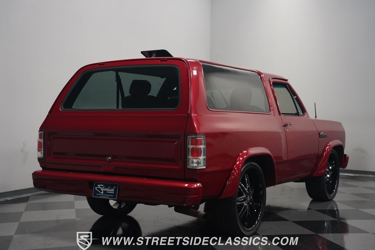 Dodge-Ramcharger-1992-SUV-14