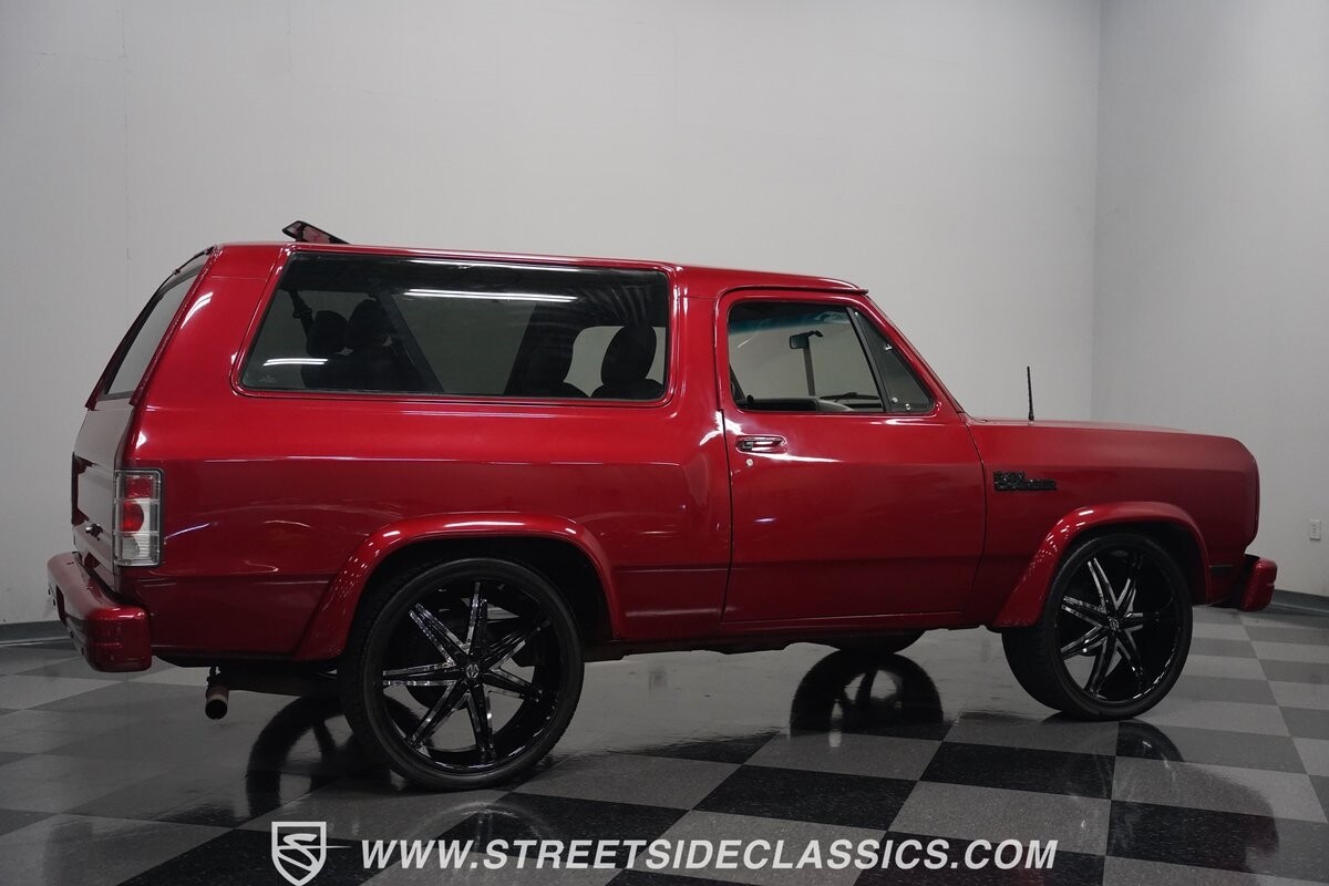 Dodge-Ramcharger-1992-SUV-16