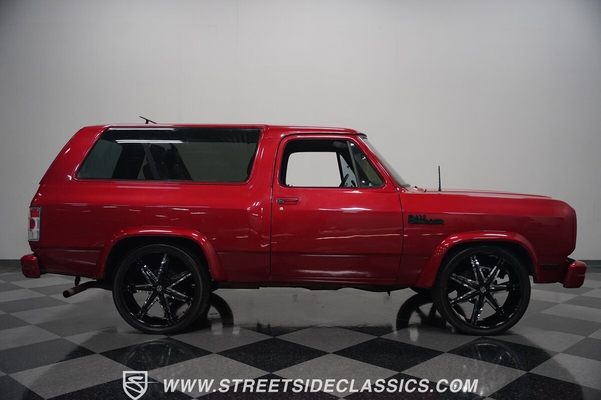 Dodge-Ramcharger-1992-SUV-17