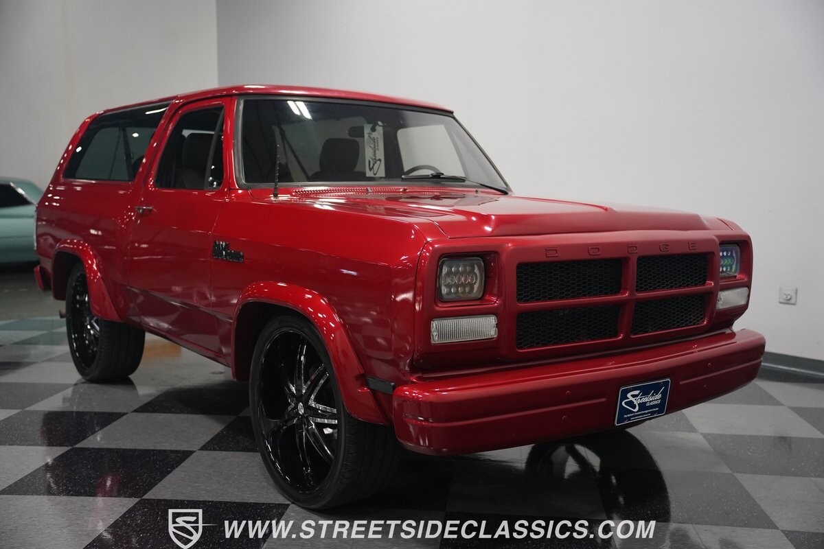 Dodge-Ramcharger-1992-SUV-19