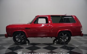 Dodge-Ramcharger-1992-SUV-2