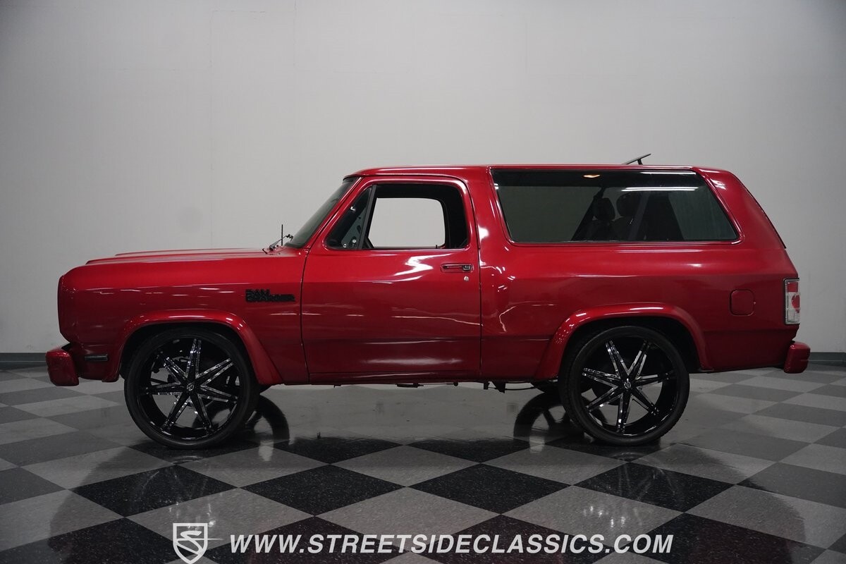 Dodge-Ramcharger-1992-SUV-2