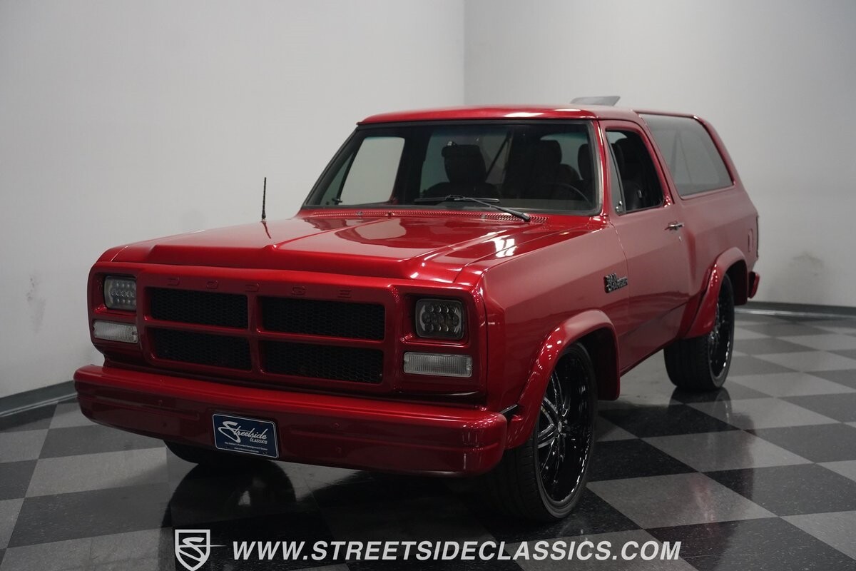 Dodge-Ramcharger-1992-SUV-21