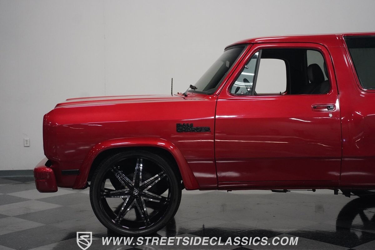 Dodge-Ramcharger-1992-SUV-24