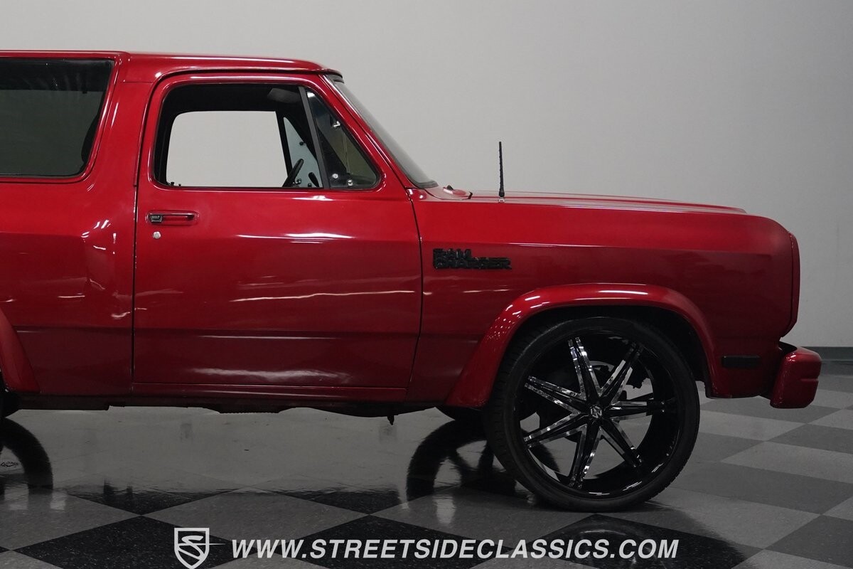 Dodge-Ramcharger-1992-SUV-32