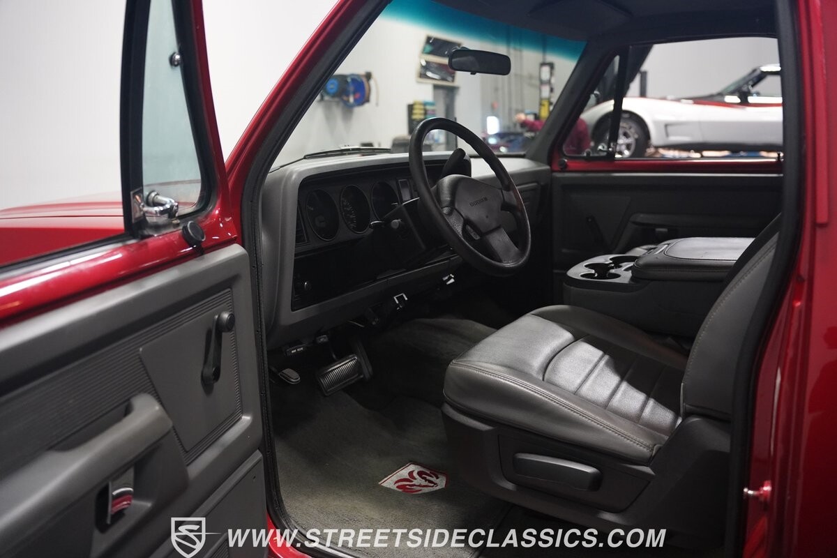 Dodge-Ramcharger-1992-SUV-4