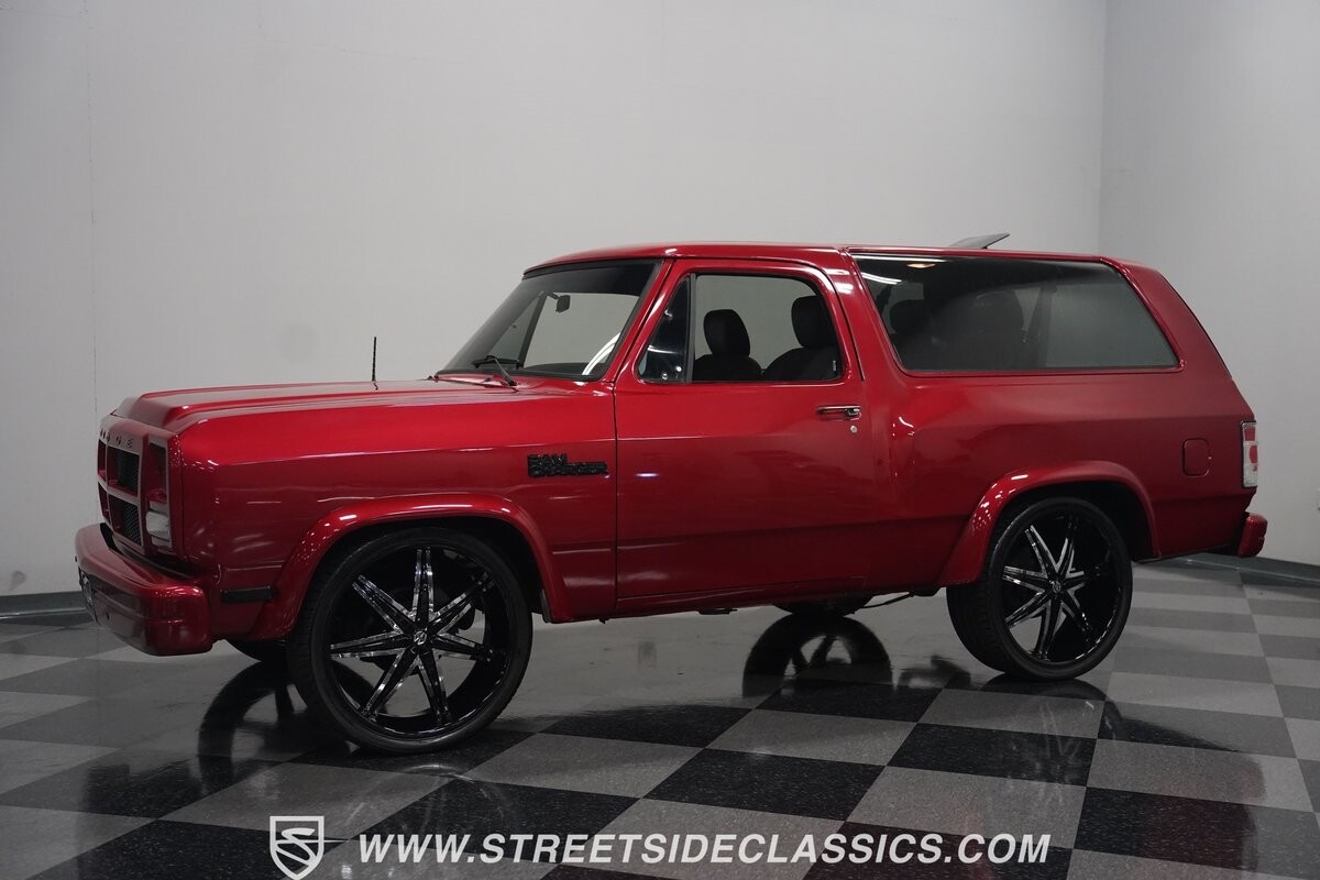 Dodge-Ramcharger-1992-SUV-8