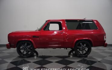 Dodge-Ramcharger-1992-SUV-9