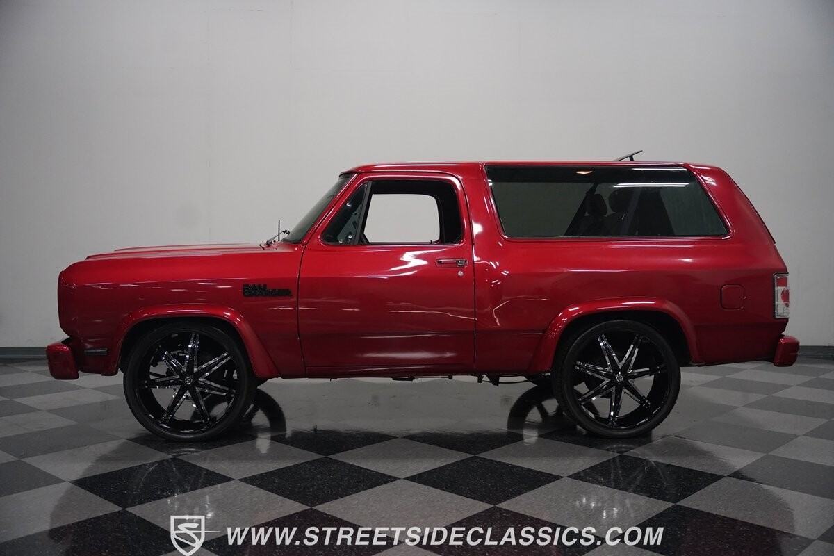 Dodge-Ramcharger-1992-SUV-9