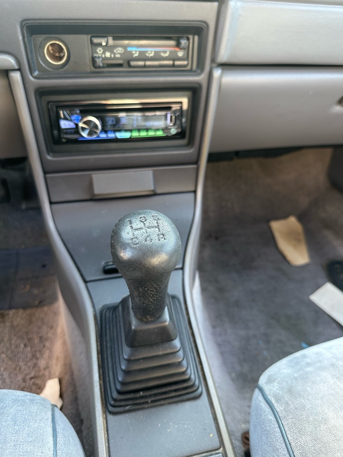 Dodge-Spirit-1992-Sedan-15