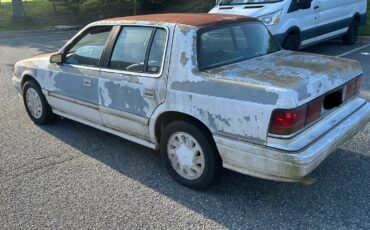 Dodge-Spirit-1992-Sedan-4