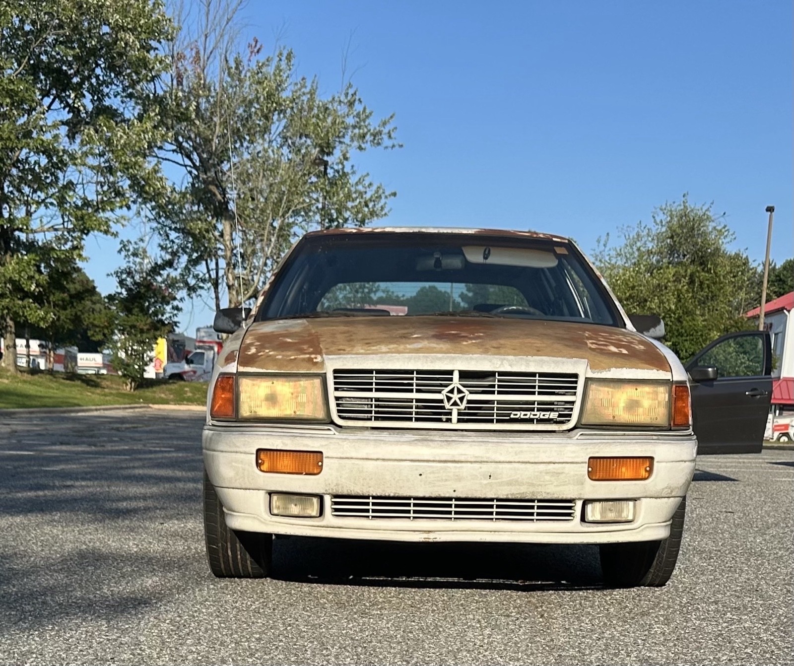 Dodge-Spirit-1992-Sedan