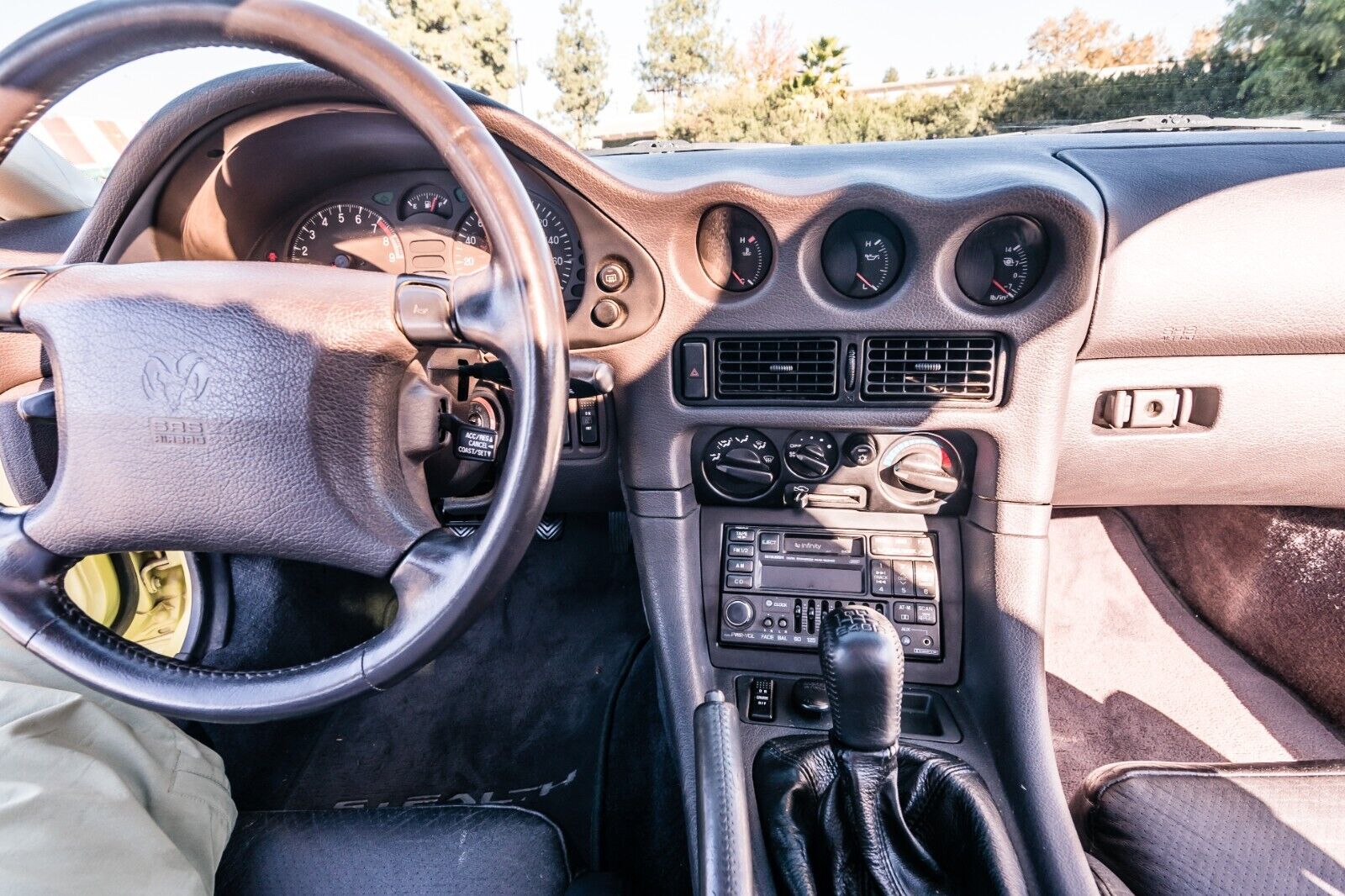 Dodge-Stealth-1995-Hatchback-17