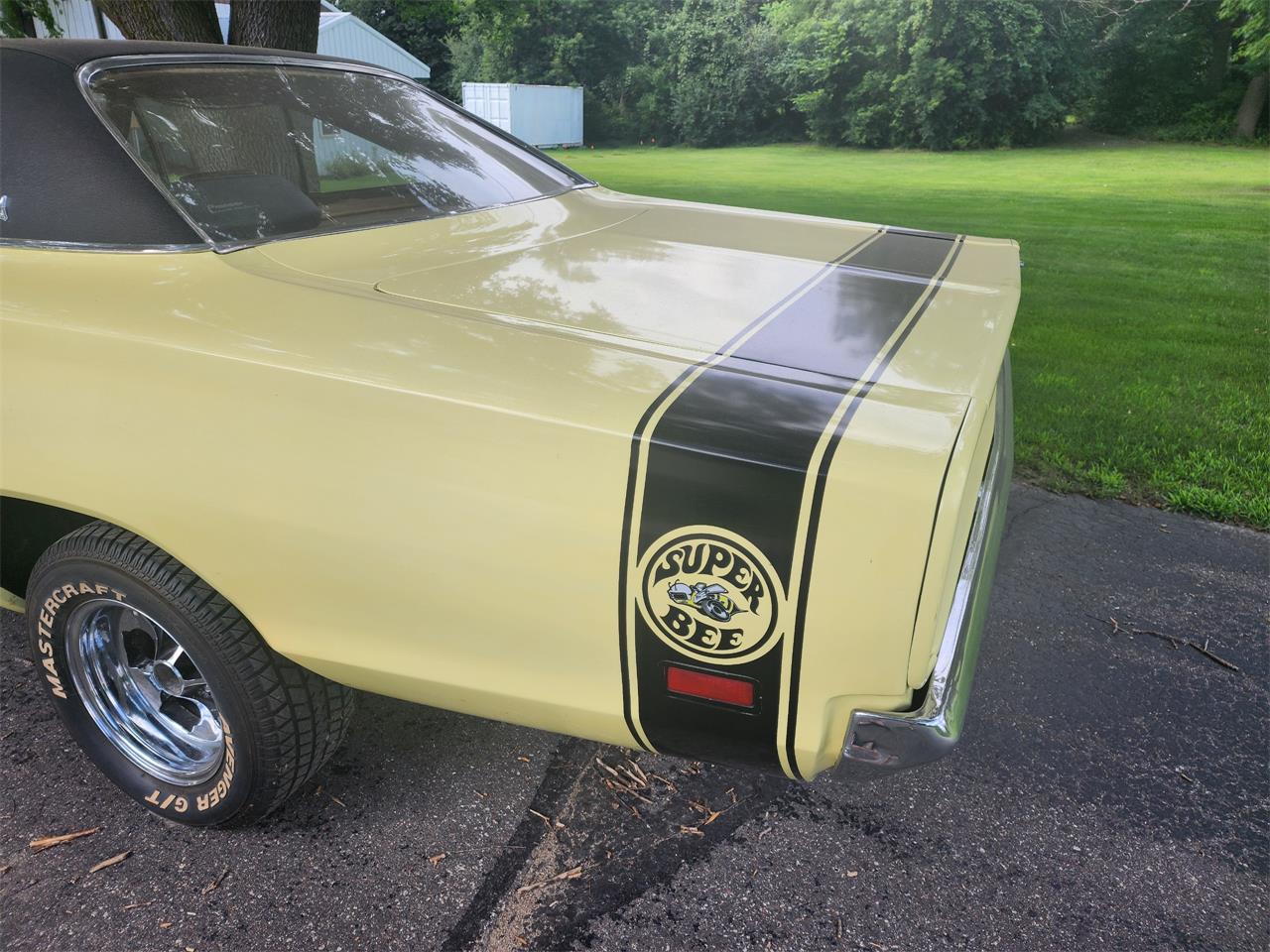 Dodge-Super-bee-1969-Yellow-Tan-2