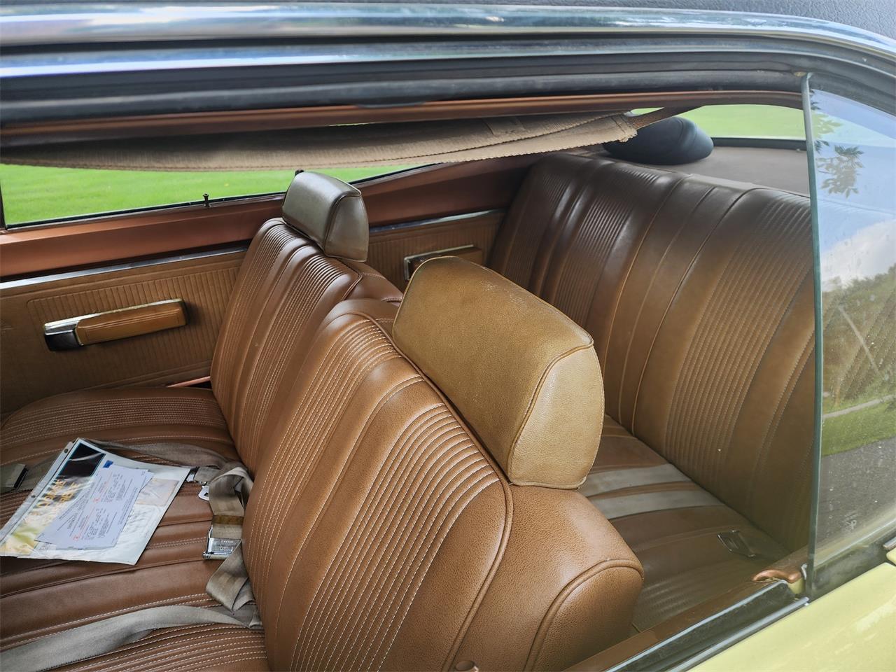 Dodge-Super-bee-1969-Yellow-Tan-4