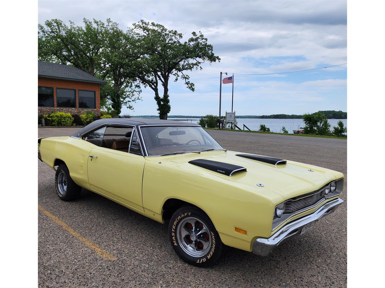 Dodge-Super-bee-1969-Yellow-Tan-9