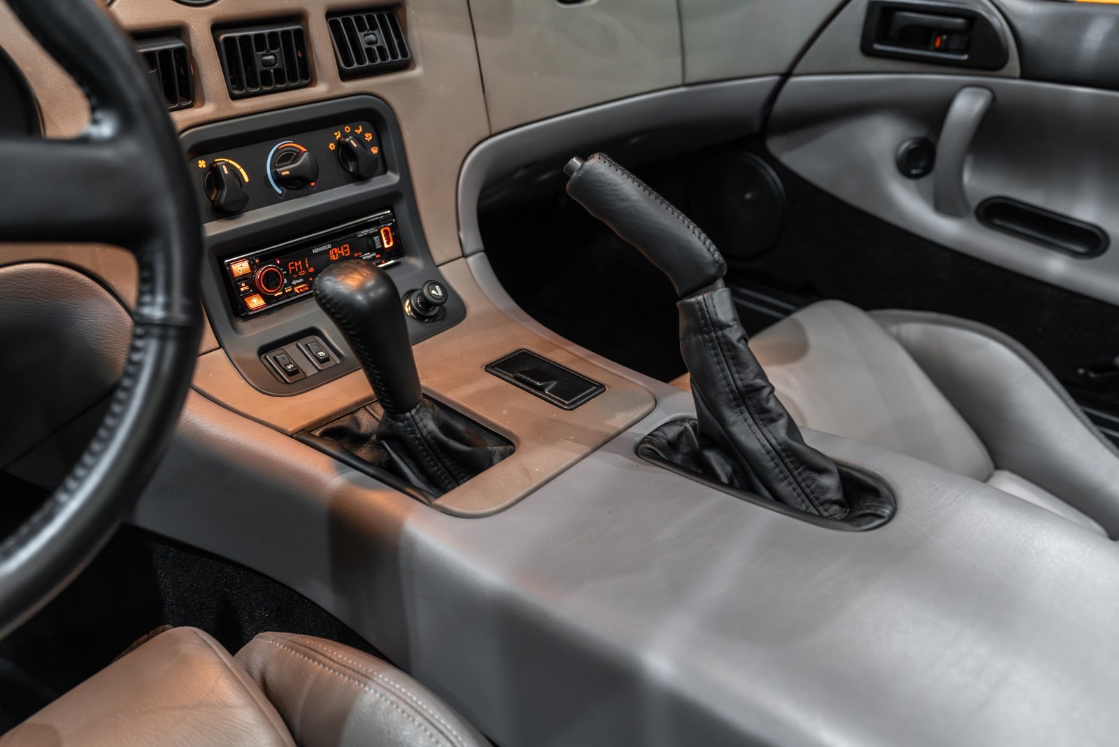 Dodge-Viper-1995-Convertible-15