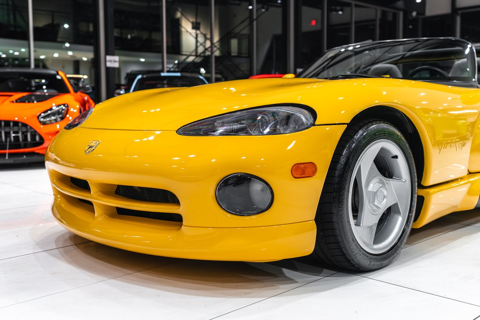Dodge-Viper-1995-Convertible-26