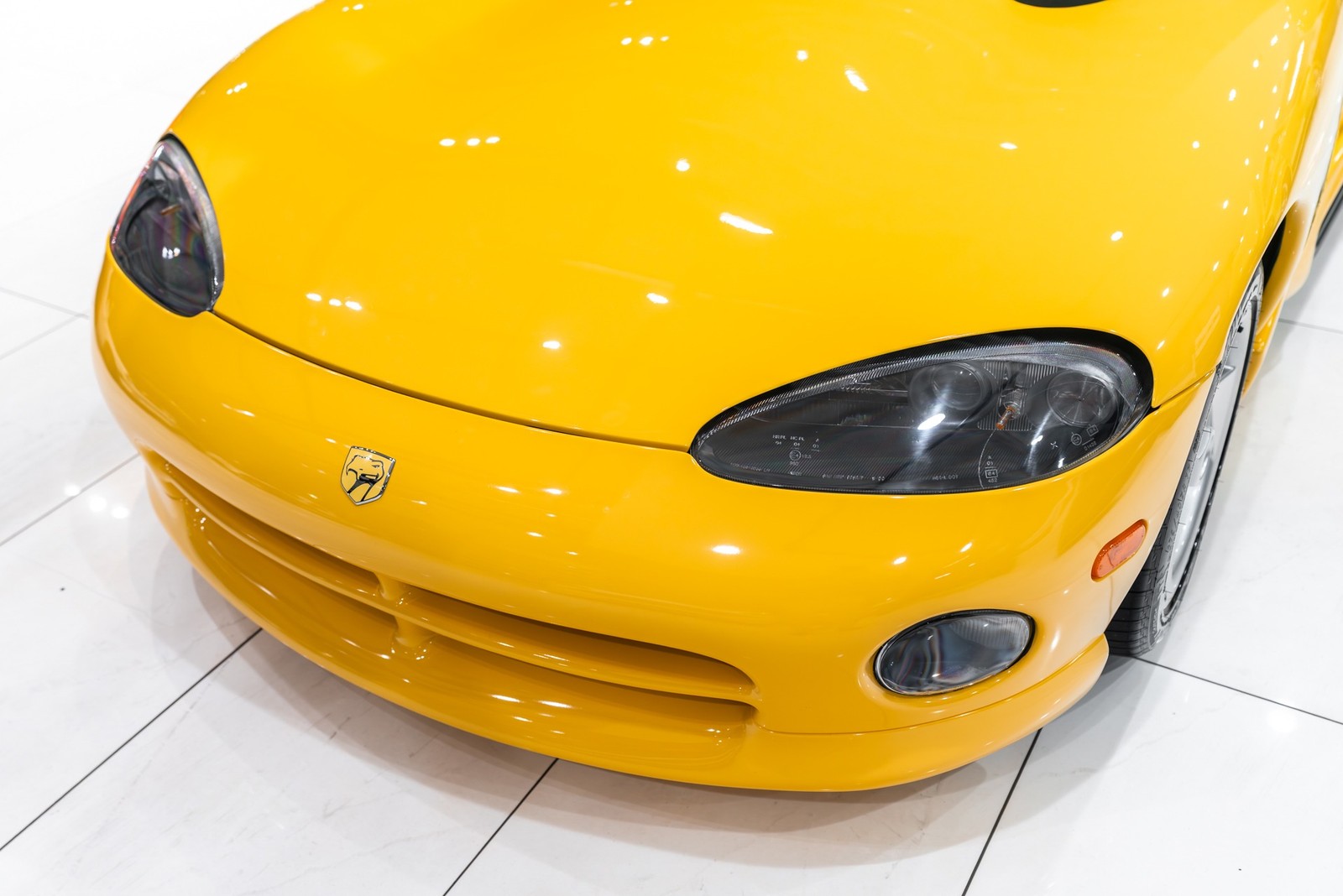 Dodge-Viper-1995-Convertible-27